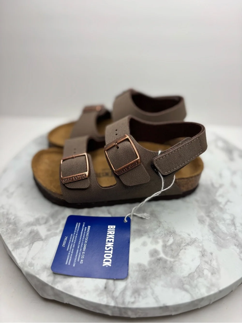 Size 10- Birkenstock Milano sandals in mocha kids 27Eur